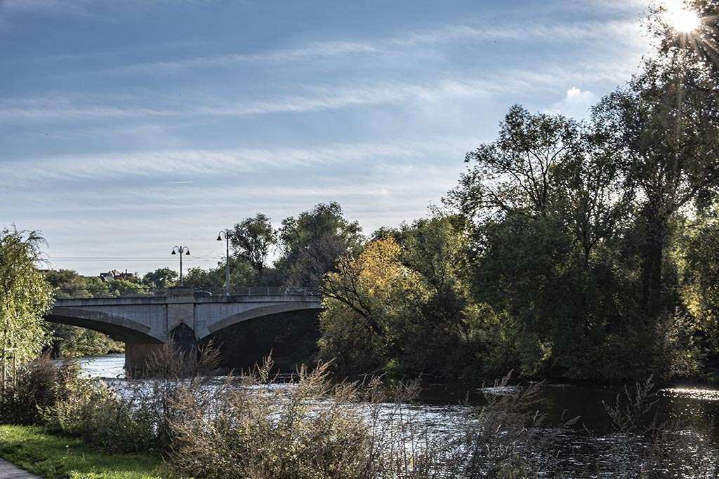 Jena .. Die Camsdorfer Brücke nach Jena-Ost für drei Wochen voll gesperrt