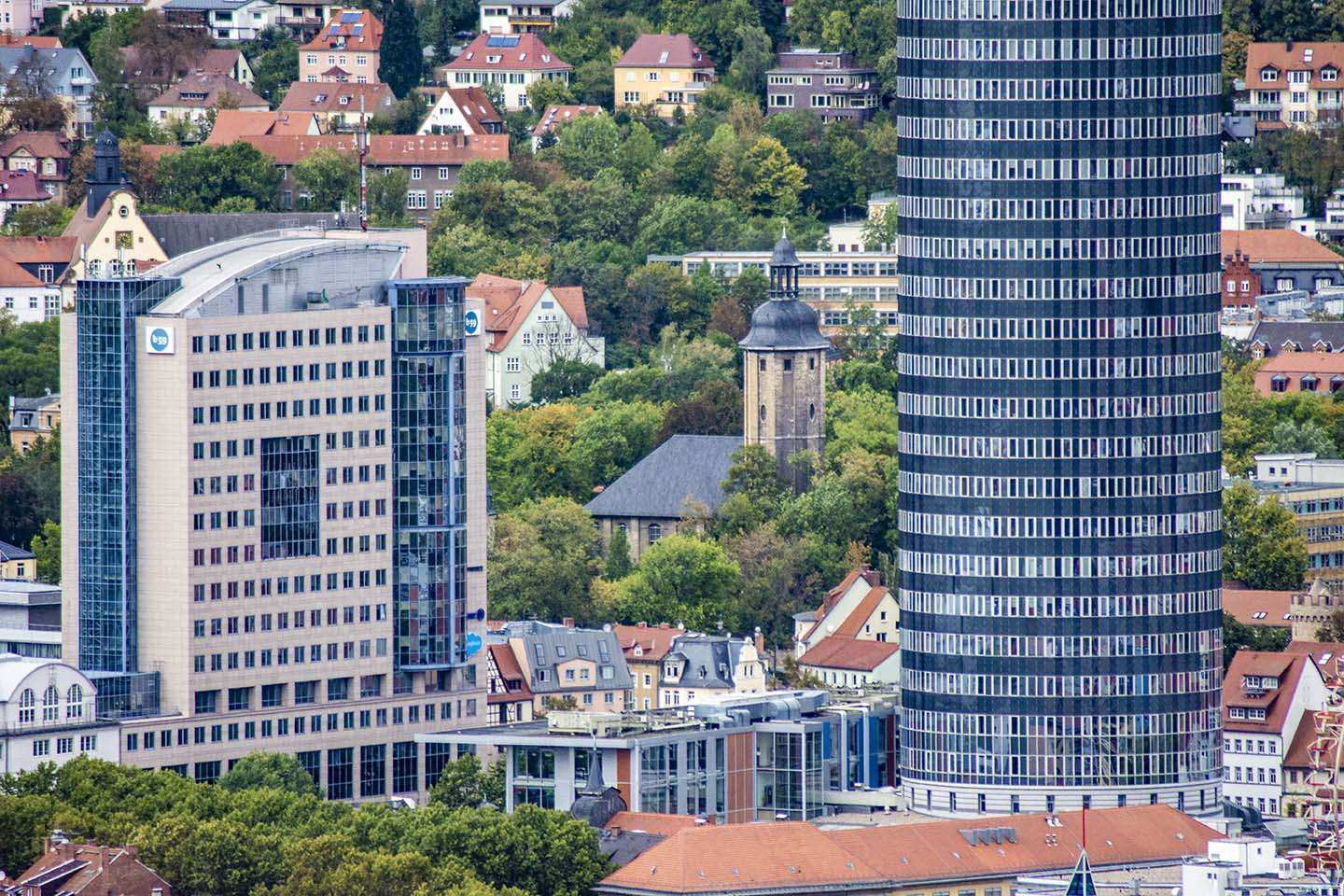 Jena am Sonntag, die Abendlage .. Derzeit sind 142 Fälle gemeldet. 7 werden stationär behandelt, 2 Personen sind auf der Intensivstation.