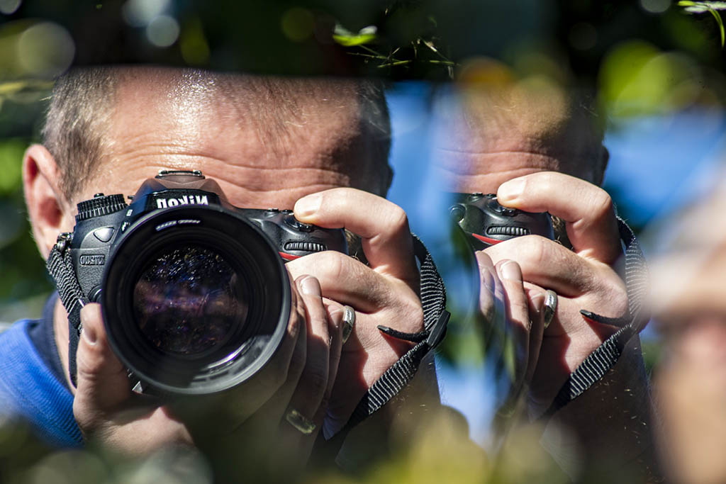 Diesmal wenden wir uns wieder den Menschen zu - und zwar werfen wir einen Blick auf die Portraitfotografie im Freien. Welche Standorte sind günstig, welche Brennweite sollte man wählen