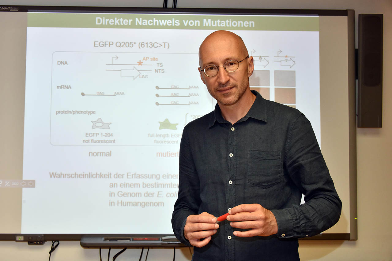 Andriy Khobta ist neuer Professor für Ernährungstoxikologie. (Foto: Anne Günther / Universität Jena)