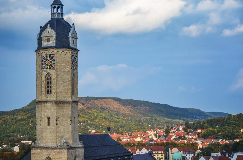 Blick auf die Stadtkirche „St. Michael“ Jena // Foto: Jenafotografx