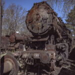 Skurrile Leidenschaft und nostalgisches Flair an verlassenen Orten - gepaart mit sehr viel rustikalen, rostigen Metall, was einst auf Schienen durch die Lande fuhr. Private Loksammlung im brandenburgischen Falkenberg. (Fotos: Frank Liebold // Jenafotografx