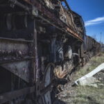 Skurrile Leidenschaft und nostalgisches Flair an verlassenen Orten - gepaart mit sehr viel rustikalen, rostigen Metall, was einst auf Schienen durch die Lande fuhr. Private Loksammlung im brandenburgischen Falkenberg. (Fotos: Frank Liebold // Jenafotografx