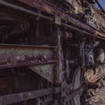 Skurrile Leidenschaft und nostalgisches Flair an verlassenen Orten - gepaart mit sehr viel rustikalen, rostigen Metall, was einst auf Schienen durch die Lande fuhr. Private Loksammlung im brandenburgischen Falkenberg. (Fotos: Frank Liebold // Jenafotografx