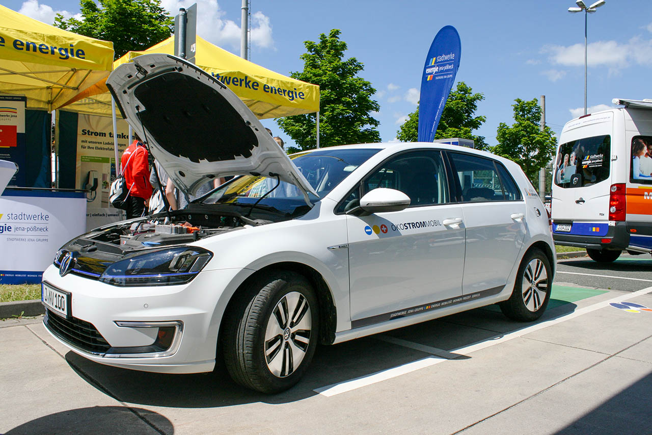 Volle Ladung Zukunft: Stadtwerke Jena laden zum Elektromobilitäts-Aktionstag ein (Foto: Frank Liebold, Jenafotografx // Archiv)