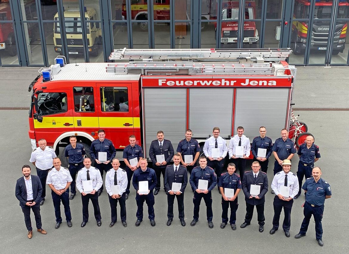 Erfolgreiche Feuerwehr-Absolventen, Foto: Stadt Jena
