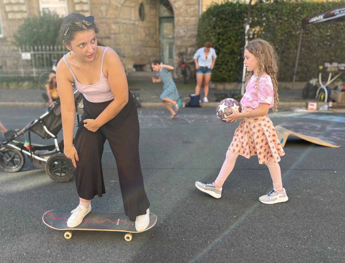 Skatebordfahren beim Aktionstag im Damenviertel, Foto: Stadt Jena