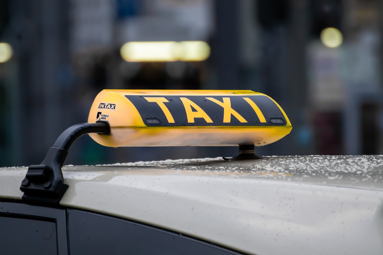 Taxi in Jena bestellen! Sie rufen an - wir kommen. Der Taxi Mann.