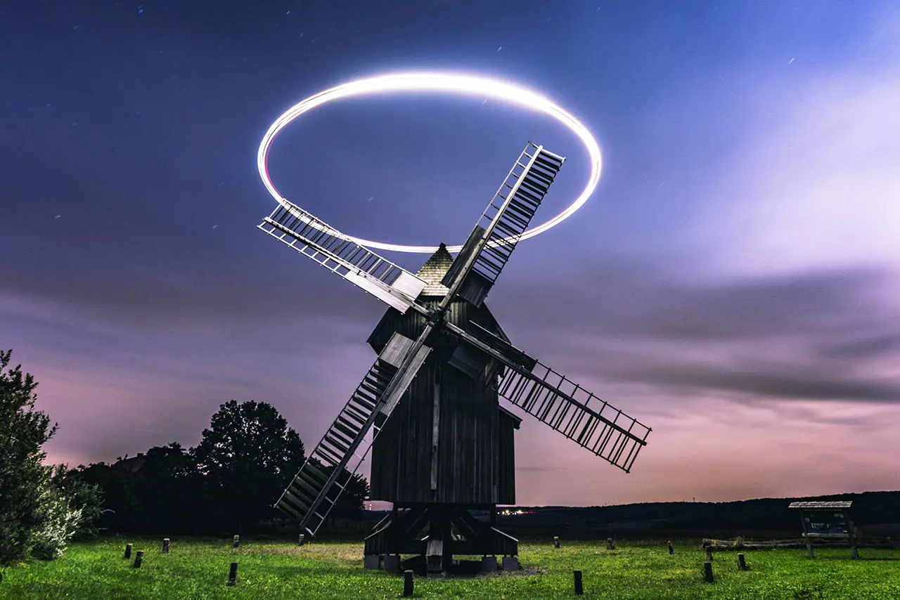 Fototour: Nachtfotografie & Lichtmalerei an der Bockwindmühle Krippendorf