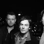 Die Höchste Eisenbahn live in Jena! Am 11.10.2025 kehrt die Band mit ihrer Tour „Ich komm gleich nach“ zurück. Jetzt Tickets für das Comeback sichern! Foto: WS Banner Kassa // Joachim Gern