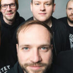 Erlebe 100 Kilo Herz live am 10.10.2025 im Kassa Jena! Brass-Punk, Energie & neue Songs der „Hallo, Startblock Tour“. Jetzt Tickets sichern! Foto: by Kassa // OxFanzine! & PunkRockt