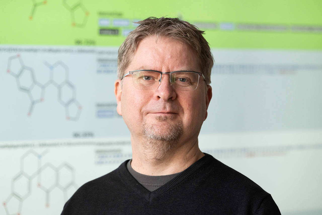 Der Bioinformatiker Prof. Dr. Sebastian Böcker von der Universität Jena erhält einen europäischen Forschungsförderungspreis.(Foto: Jens Meyer/Universität Jena)