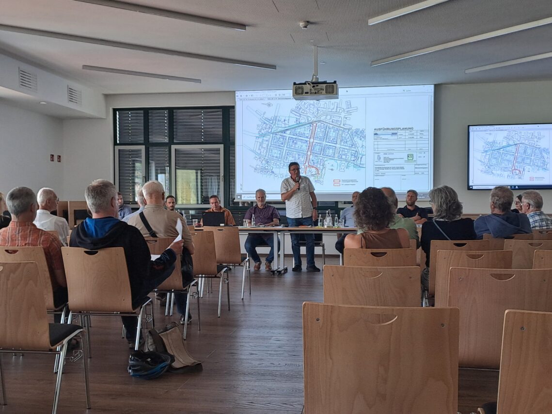 Gut besuchte Info-Veranstaltung zum Ausbau der Sankt-Jakob-Straße, Foto: KSJ