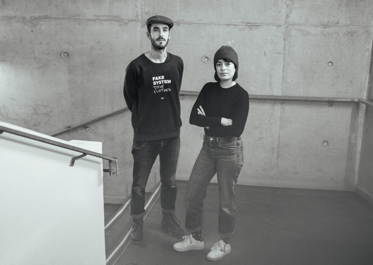 „Willkommen in Jena“: Spanisches Künstlerduo Reskate gestaltet sichtbare Fassade an der A4. Foto: Reskate // JenaWohnen