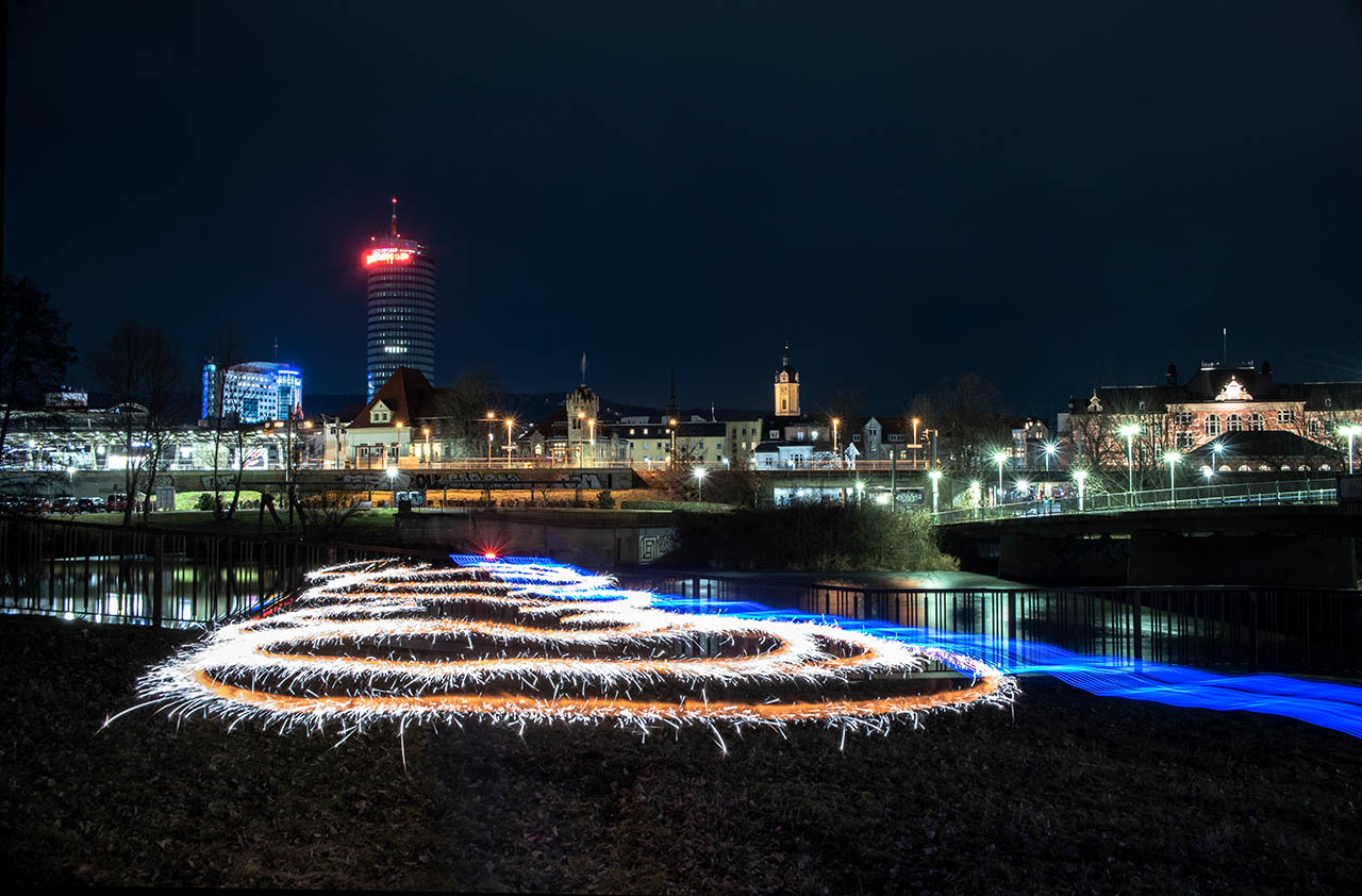 Stadtrundgang mit Lichtmalerei in Jena: Kreative Fotografie erleben. Foto: Frank Liebold, Jenafotografx Stadtrundgang mit Lichtmalerei in Jena: Kreative Fotografie erleben. Foto: Frank Liebold, Jenafotografx