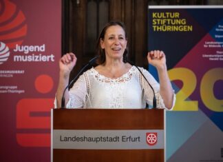 Friedrun Vollmer im Präsidium des Deutschen Musikrates Friedrun Vollmer im Präsidium des Deutschen Musikrates. Foto: Anke Neugebauer