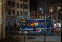 Kurzfristige Vollsperrung der Schillerstraße ab Montag, 24. November Ab 24. Nov.: Vollsperrung Schillerstraße wegen Leitungsbau. Umleitung für PKW über Grietgasse. Busse passieren die Baustelle. Dauer: ca. 1 Woche. Foto: Frank Liebold, Jenafotografx