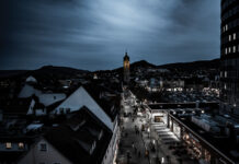 Herbststeuerschätzung verschärft Jenas Haushaltskrise Herbststeuerschätzung verschärft Jenas Haushaltskrise. Gewerbesteuer fällt 2025 um 25 Mio. Euro, Jahresfehlbetrag steigt auf 56 Mio. Euro. Sozialausgaben und KIJ-Defizit verschärfen Lage. Haushaltssperre 2026 geplant. Foto: Frank Liebold, Jenafotografx