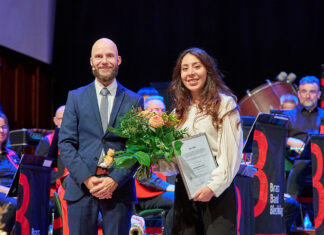 DAAD-Preis 2025: EAH Jena ehrt Katherin Morales Morales Prof. Dr. Mario Brandtner und Katherin Morales Morales bei der Verleihung des DAAD-Preises 2025 am 28.10.2025; Foto: Anna Schroll // EAH Jena