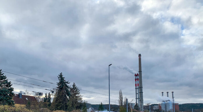 Gleisbau am Burgaupark beendet: Straßenbahnen und Buslinie 10 kehren zum Normalverkehr zurück Ab 29. November fahren die Straßenbahnen 1, 3, 4 und 5 wieder normal. Bus 10 hält ab Samstagnachmittag wieder an Burgaupark. Restarbeiten bis 12. Dez. Foto: Stadtwerke Jena