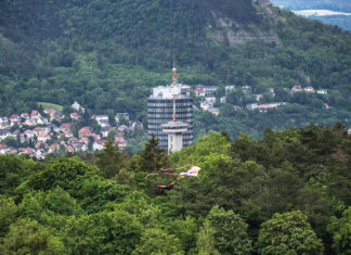 Jena Fotokalender 2026 – Einzigartige Bilder der Saalestadt Entdecke den Jena Fotokalender 2026 mit 13 besonderen Motiven. Hochwertig, dekorativ und perfekt als Geschenk für alle Jena-Liebhaber.