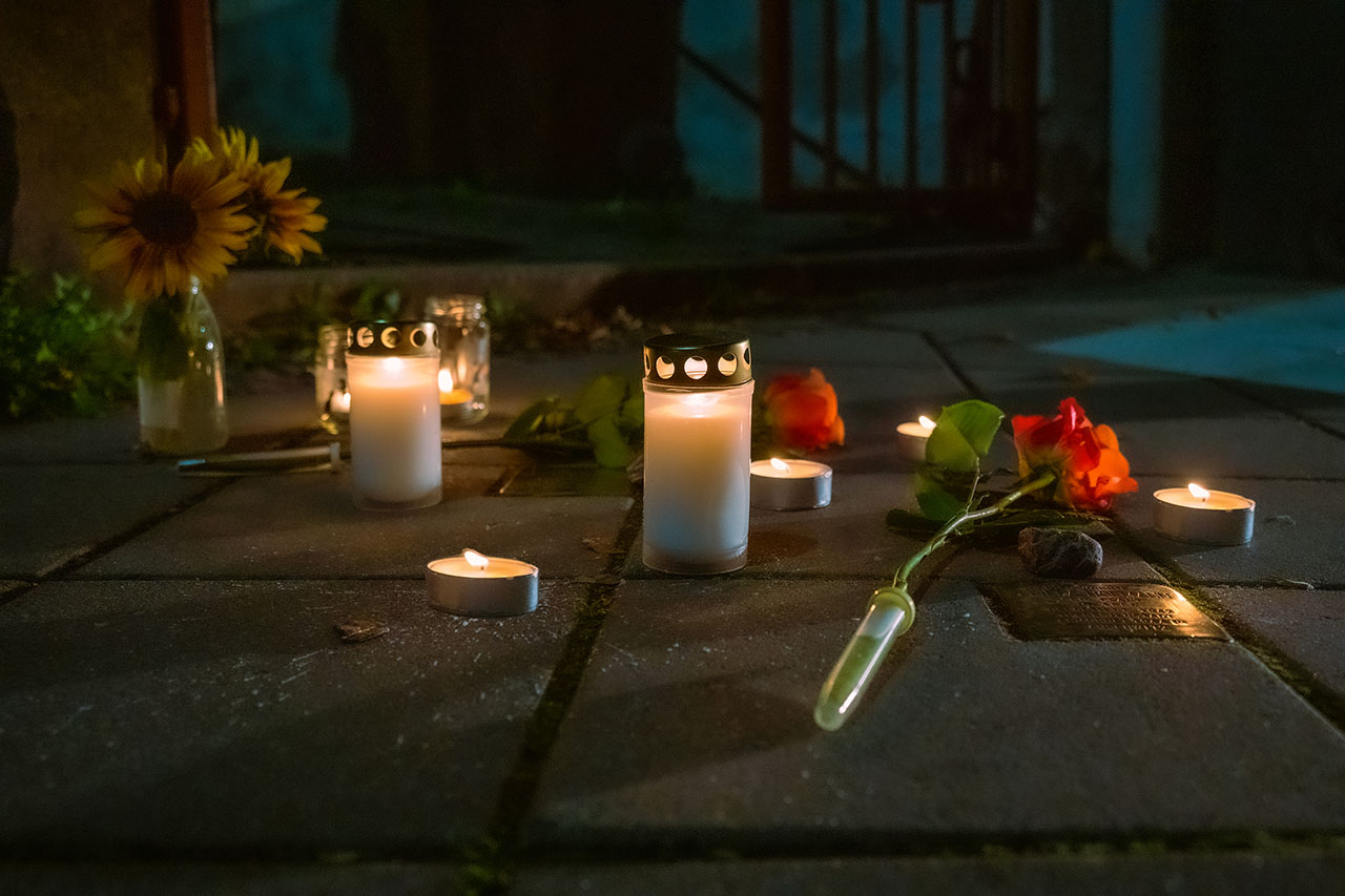 Zeichen gegen das Vergessen: Klang der Stolpersteine Jena. Foto, Frank Liebold // Jenafotografx Zeichen gegen das Vergessen: Klang der Stolpersteine Jena. Foto, Frank Liebold // Jenafotografx