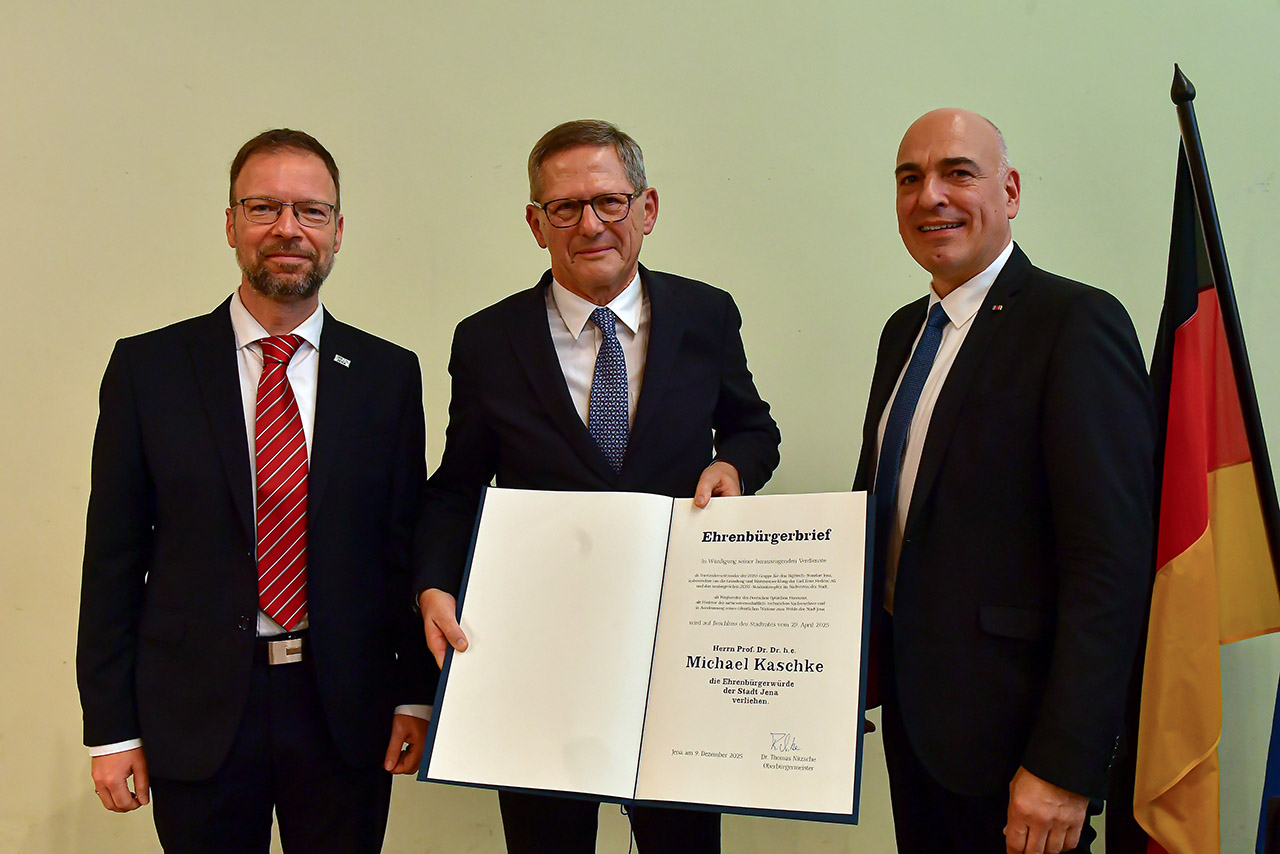 Verleihung der Ehrenbürgerwürde an Prof. Dr. Dr. Michael Maschke am 09.12.2025 im Jenaer Rathaus. Foto: Jürgen Scheere, Stadt Jena Verleihung der Ehrenbürgerwürde an Prof. Dr. Dr. Michael Maschke am 09.12.2025 im Jenaer Rathaus. Foto: Jürgen Scheere, Stadt Jena