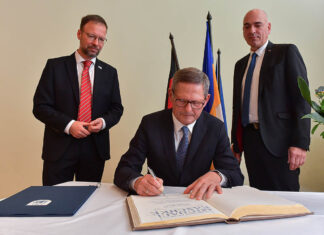 Prof. Michael Kaschke wird Ehrenbürger von Jena Prof. Michael Kaschke ist Ehrenbürger der Stadt Jena. Foto: J.Scheere, Stadt Jena