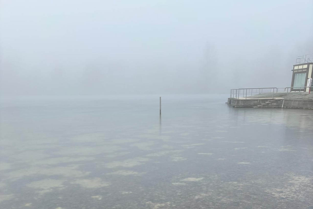 Eisschicht auf dem Schleichersee verhindert das 6. Jenaer Neujahrsschwimmen. Jenaer Bäder verschieben das Event aus Sicherheitsgründen. Foto: Jenaer Bäder