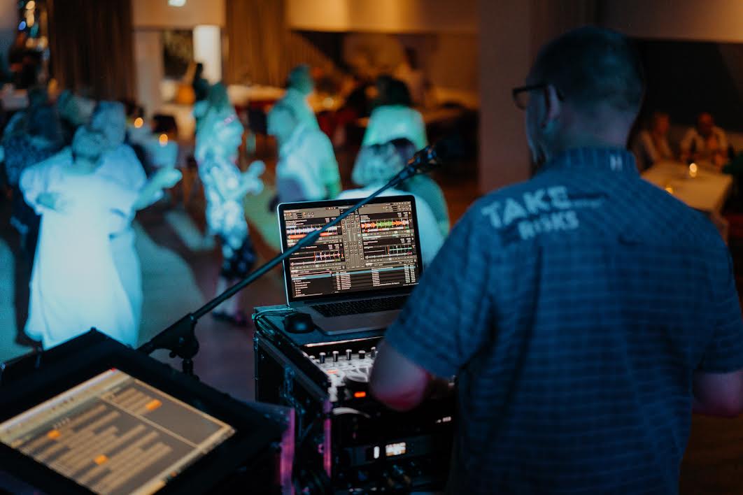 Familientanz im Stadtteilzentrum LISA. Foto: JenaKultur // M. Zabel