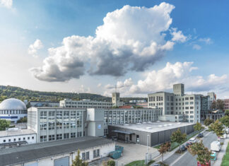 Starke Zukunft: Thüringer Hochschulen setzen auf Reformkurs Blick auf die Jenaer Ernst-Abbe-Hochschule. Foto: Frank Liebold, Jenafotografx