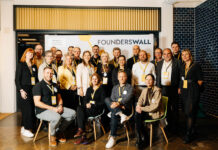 Zukunftsbooster: 4,8 Mio. Euro für Hochschulgründungen Zukunftsbooster: 4,8 Mio. Euro für Hochschulgründungen. Angehörige des StarTH-Netzwerks trafen sich am 21.10.2025 in Erfurt mit Staatssekretär des TMBWK Prof. Dr. Steffen Teichert (3. v. r.). Foto: Dominique Wollniok