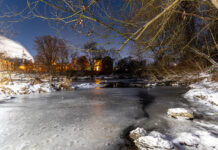 Achtung Gefahr: Eis an der Saale in Jena lebensgefährlich Achtung Gefahr: Warnung: Eisflächen an Saaleufer nicht betreten - Lebensgefahr. Foto: Frank Liebold