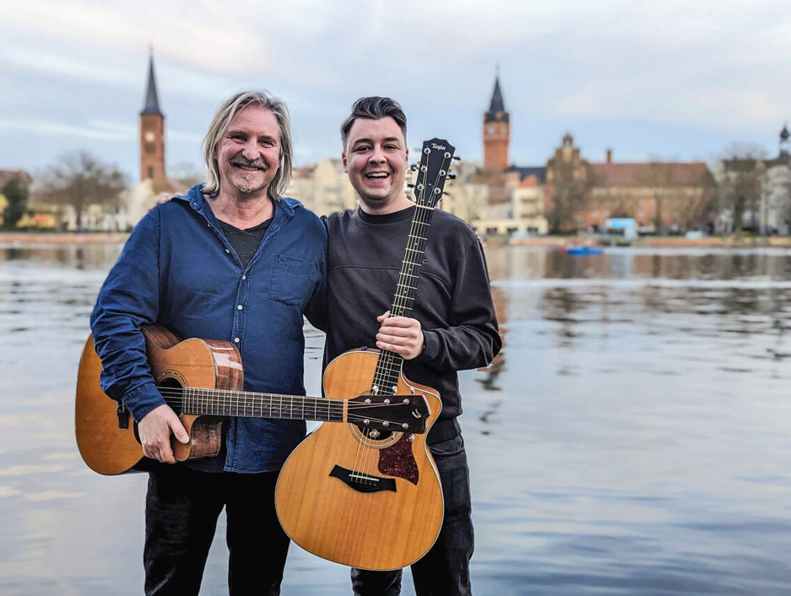 Dirk Zöllner & Julian Wolf 2026 live in Jena: „Betreutes Musizieren“ im M-Pire Musik Club Dirk Zöllner & Julian Wolf 2026 live in Jena: „Betreutes Musizieren“ im M-Pire Musik Club. Foto: D.Zöllner-J.Wolf // M-Pire Music Clun