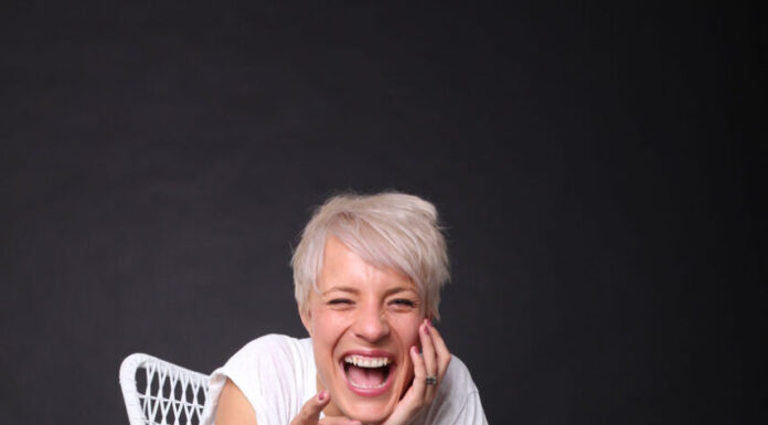 Mitreißende Show Seraphina Kalze 21.05. live im F-Haus Jena Mitreißende Show Seraphina Kalze 21.05. live im F-Haus Jena. Foto: Fb-Eventbanner F-Haus