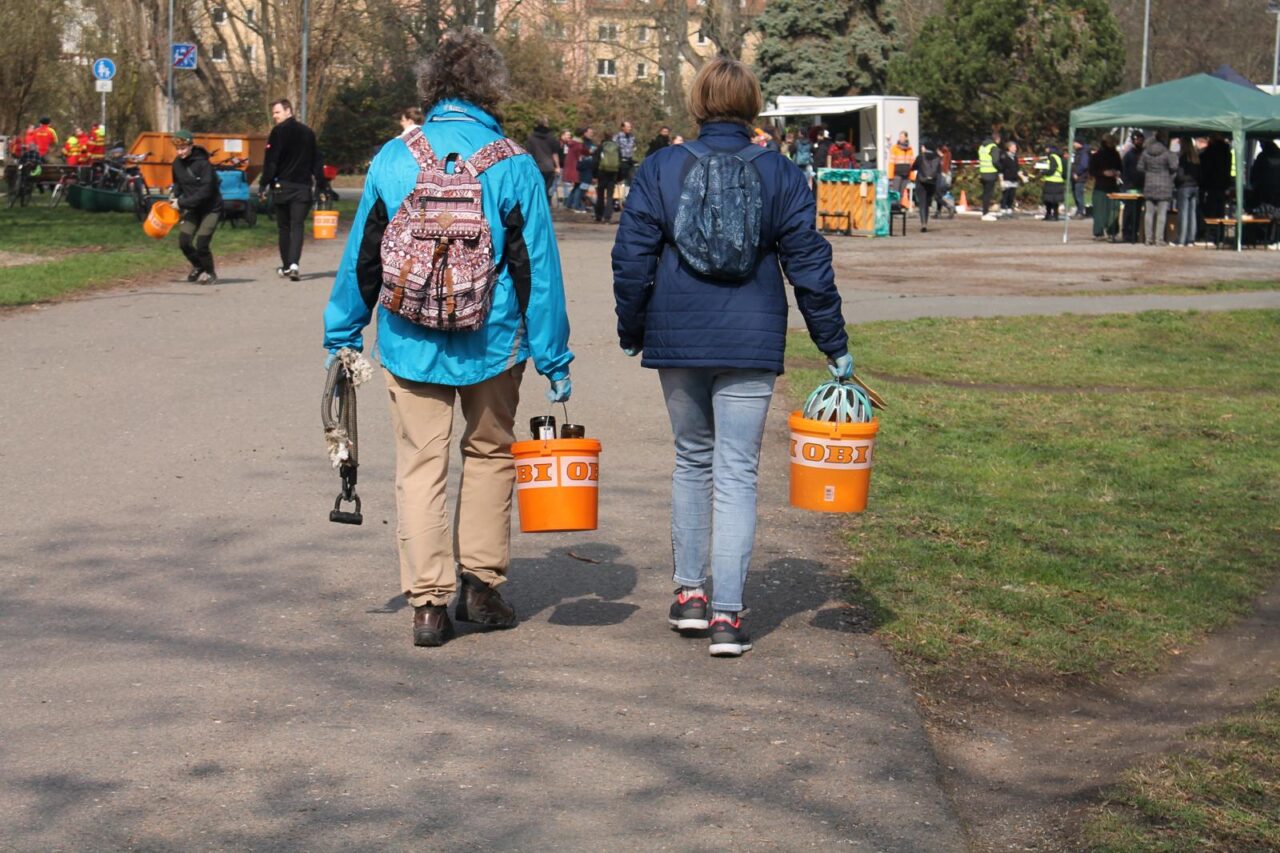 Gemeinschaftsaktion SaalePUTZ wächst. Foto: Bürgerstiftung Jena Gemeinschaftsaktion SaalePUTZ wächst. Foto: Bürgerstiftung Jena