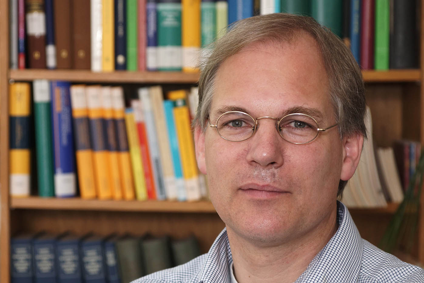 Jena-Forschende erhalten bedeutende Akademie-Auszeichnung. Der Sprachwissenschaftler Prof. Dr. Martin Joachim Kümmel von der Friedrich-Schiller-Universität Jena wurde in die Sächsische Akademie der Wissenschaften zu Leipzig gewählt. Foto: Jan-Peter Kasper // Universität Jena