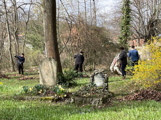 Arbeitseinsatz Johannisfriedhof Jena am 8. Mai. Foto: Dr. Stefan Danz