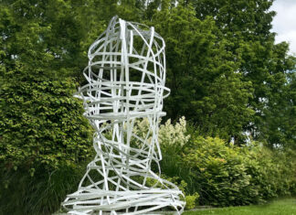 Stahl und Licht: Poetische Skulpturen von Cornelia Weihe ab 29.05. im FrommanschenSkulpturenGarten Stahl und Licht: Poetische Skulpturen von Cornelia Weihe. Foto: Cornelia Weihe