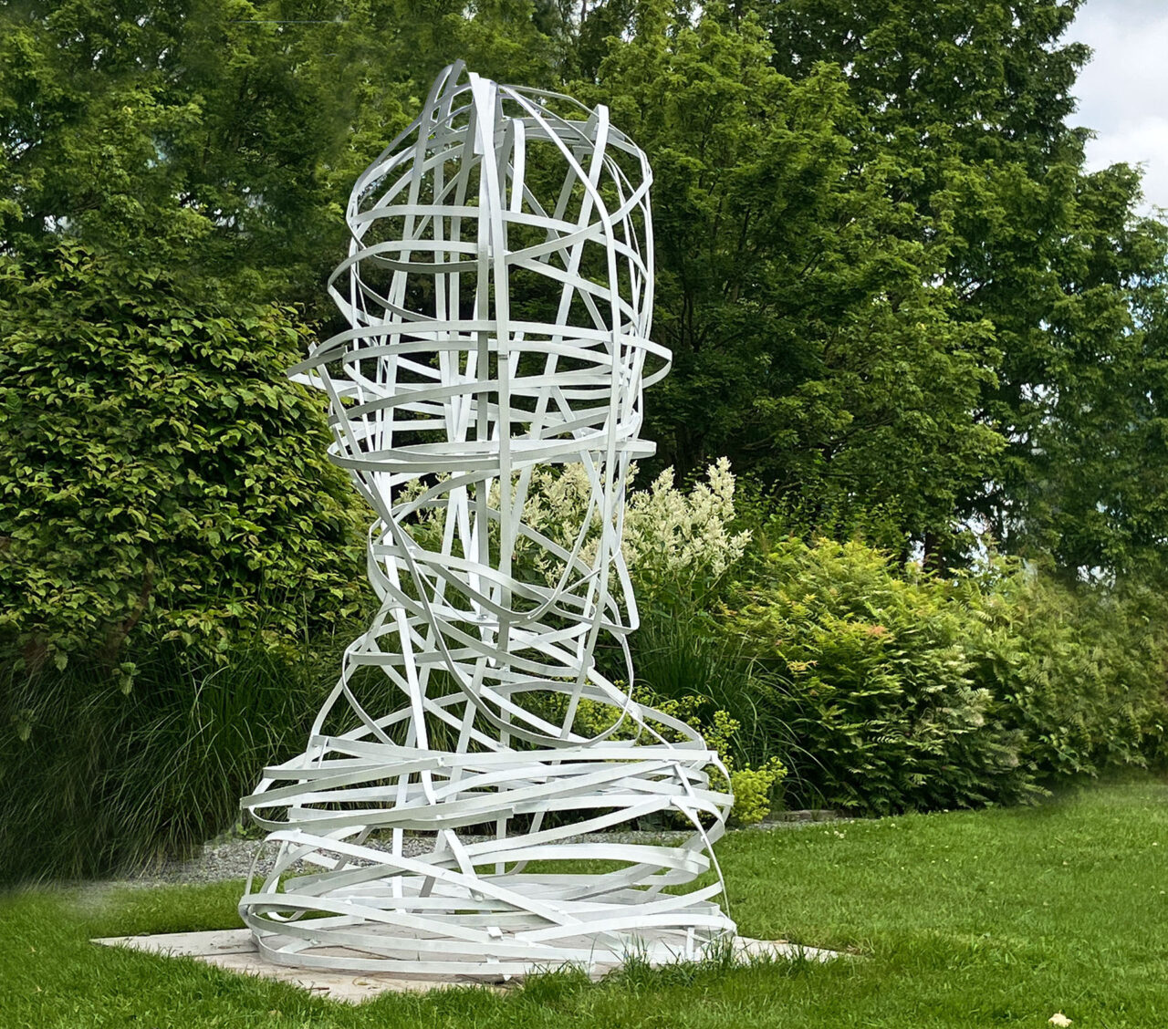 Stahl und Licht: Poetische Skulpturen von Cornelia Weihe. Foto: Cornelia Weihe