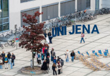 CHE-Ranking 2026: Herausragende Bewertungen für die Uni Jena CHE-Ranking 2026: Herausragende Bewertungen für die Uni Jena. Blick auf den Campus am Ernst-Abbe-Platz während der Studieneinführungstage, STET, am 02.10.2025 an der Friedrich-Schiller-Universität Jena in Jena. Foto: Nicole Nerger/Universität Jena
