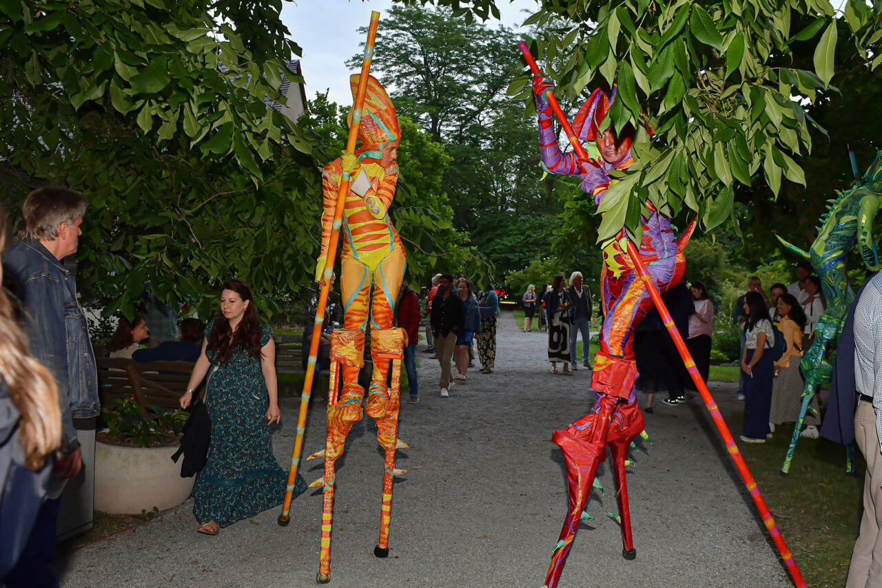Das Uni-Sommerfest Jena lädt am 26. Juni 2026 mit Musik, Kunst, Tanz und Kulinarik in Botanischen Garten, Griesbachgarten und Planetarium ein. Foto: J. Scheere // FSU