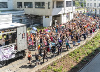 Jena feiert den größten CSD Thüringens mit über 4.000 Teilnehmenden Jena feiert den größten CSD Thüringens mit über 4.000 Teilnehmenden. Foto: Frank Liebold Fotografie, Jenafotografx