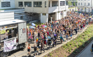 Jena feiert den größten CSD Thüringens mit über 4.000 Teilnehmenden Jena feiert den größten CSD Thüringens mit über 4.000 Teilnehmenden. Foto: Frank Liebold Fotografie, Jenafotografx