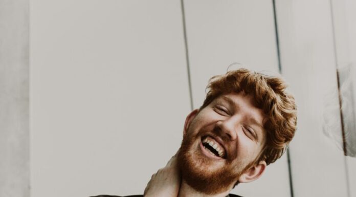 Zum Pride Monat: queere Komponist*innen beim Orgelsommer Zum Pride Monat: queere Komponist*innen beim Orgelsommer. Lukas Förster. Foto: Anne Hornemann