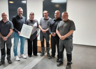 „Kontrolliertes Krematorium“ für Krematorium Jena Das Team vom Krematorium freut sich über das Gütesiegel „Kontrolliertes Krematorium“. Foto: KSJ Jena