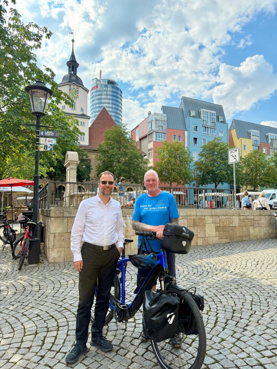 Benefiz-Radfahrer Oliver Trelenberg 2026 zu Gast in Jena. Foto: Stadt Jena Benefiz-Radfahrer Oliver Trelenberg 2026 zu Gast in Jena. Foto: Stadt Jena