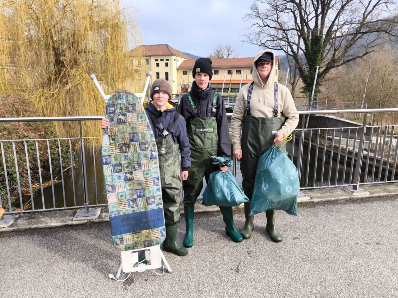 Die Bürgerstiftung Jena Saale-Holzland wurde beim Fotowettbewerb „Das Bürgerstiftungsfoto 2026“ für ihr Engagement mit dem Foto „Wilde Funde beim SaalePUTZ“ ausgezeichnet. Bürgerstiftung Jena beim Fotowettbewerb 2026 ausgezeichnet. Foto: Bürgerstiftung Jena