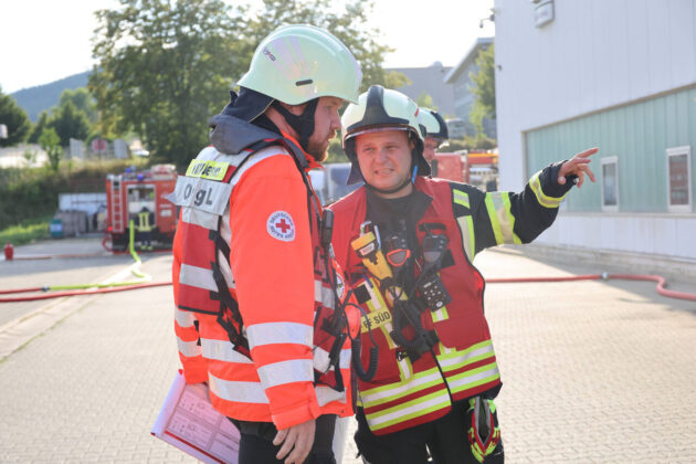 Feuerwehr&uuml;bung in Jena-Maua mit Menschenrettung unter Atemschutz. Foto: Stadt Jena