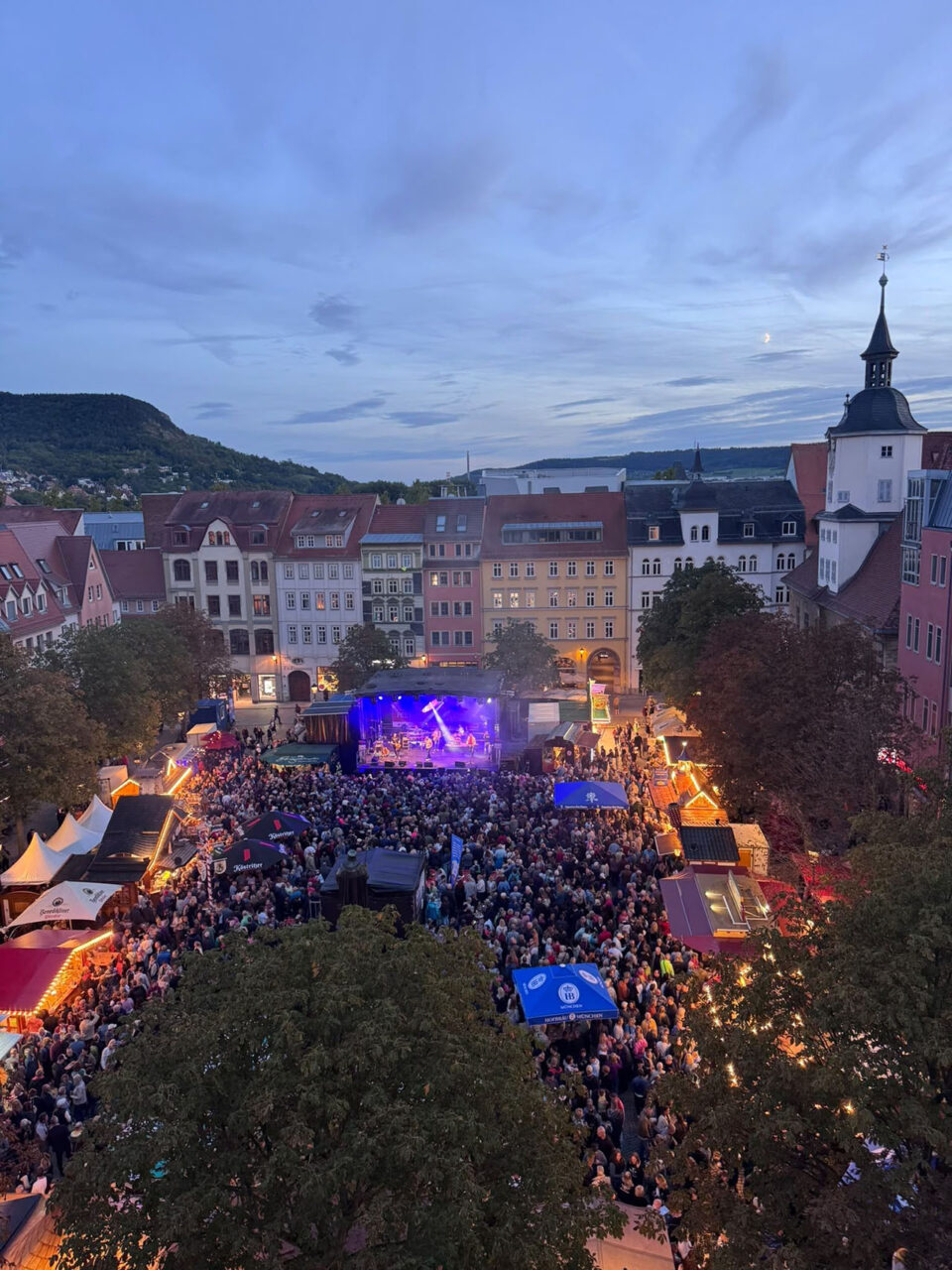 Rekordbesuch beim ROSA-Konzert auf dem Jenaer Altstadtfest. Foto: JenaKultur Rekordbesuch beim ROSA-Konzert auf dem Jenaer Altstadtfest. Foto: JenaKultur